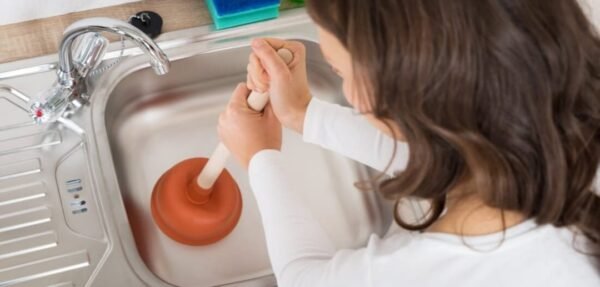 Débouchage WC / Évier / Douche – 1 point d’eau